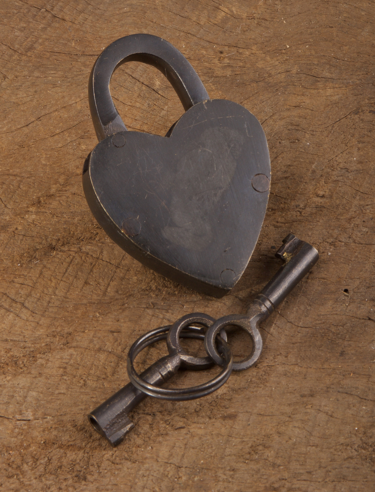 Retro Vintage Style Love Heart Lock & Keys